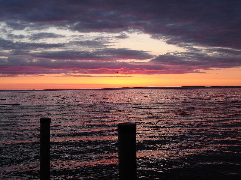 DSC02897.JPG - Another sunrise on Lake Winnebago, this time taken from the dock of the Jesuit Retreat House.  Oshkosh Wisconsin 1 June 2008