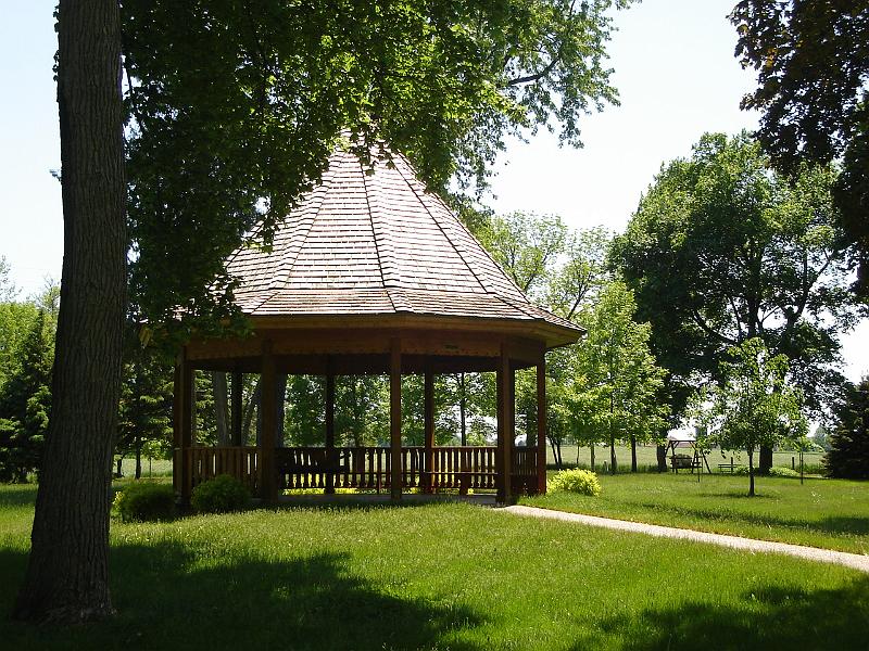 DSC02913.JPG - A gazebo on the grounds of the Jesuit Retreat House.  Oshkosh Wisconsin 1 June 2008