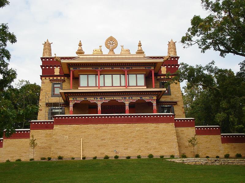 DSC00376.JPG - The Buddhist temple in Deer Park, near Oregon Wisconsin 6 October 2008