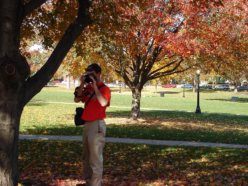 DSC00551.JPG - Matt the photographer, fall colors, Champaign Illinois 5 November 2008