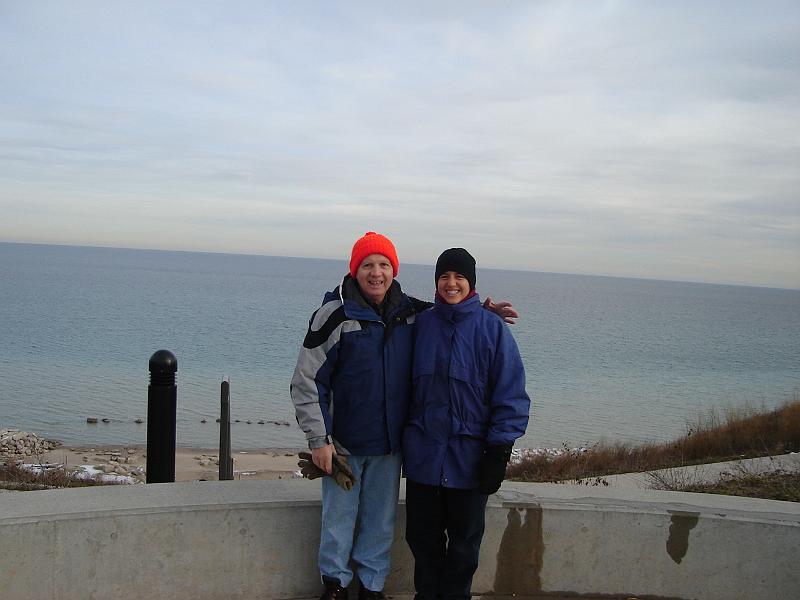 DSC00587.JPG - Ed and Brenda on the bluff at Concordia University near Mequon.  Also closed, this time because of ice and snow on the paths. 29 November 2008