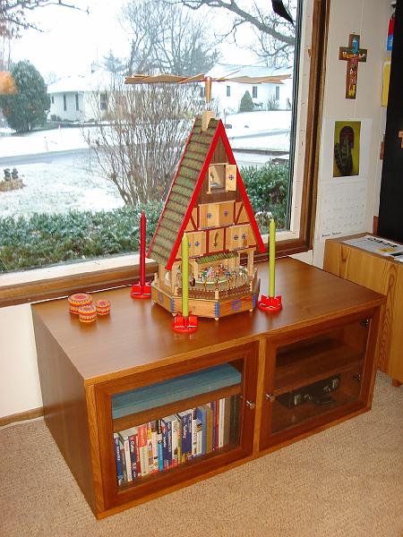 DSC00602.JPG - The Advent pyramid on Judy and Bill's latest furniture purchase.  First Sunday of Advent. 30 November 2008