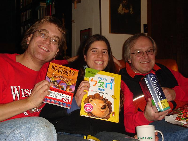 DSC00674.JPG - Andrew, Brenda, and Bill happy to have Chinese resources. 28 December 2008