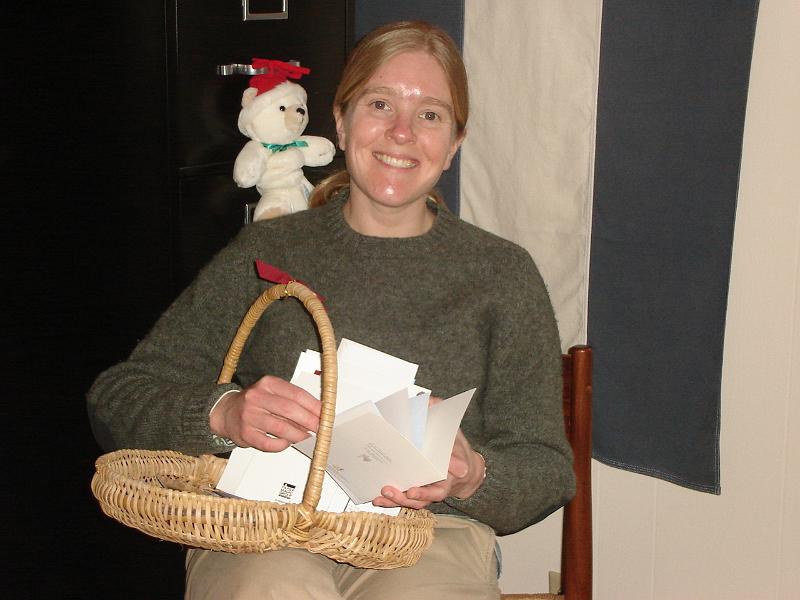 DSC00697.JPG - Gretchen +1 finding some quiet time to go through the Christmas cards. 30 December 2008