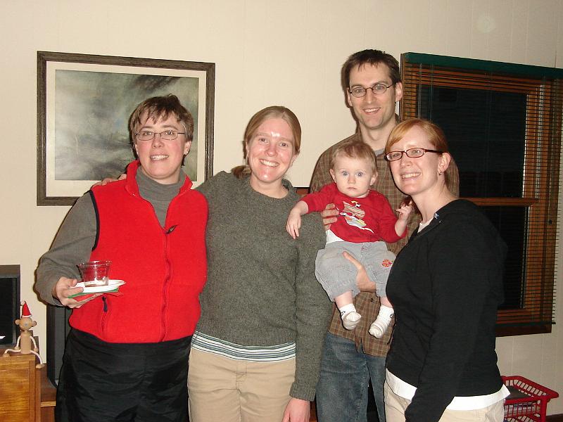 DSC00715.JPG - Sandy, Gretchen +1, Jason, Scott, Carrie. 30 December 2008