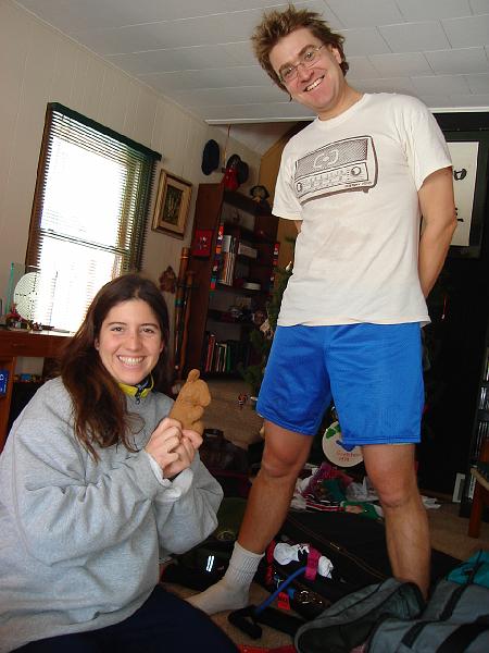 DSC00806.JPG - The lost is found.  The jolly green giant appears.  Suzie and the beanstock.  The amazing shrinking room ....  4 January 2009