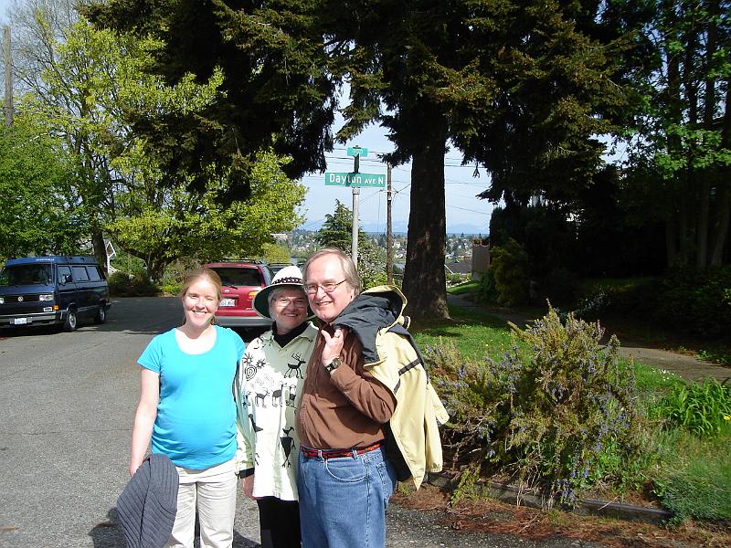 DSC00942.JPG - Gretchen, Judy, and Bill on Dayton Ave N in Seattle.  Note the mountains and lake in the background. 2 May 2009
