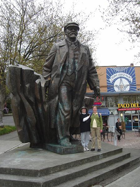DSC01047.JPG - The Lenin statue in Fremont, Seattle, with Judy and Gretchen (+1). 4 May 2009
