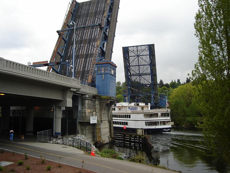 DSC01052.JPG - The Argosy passes under a Seattle bridge. 4 May 2009